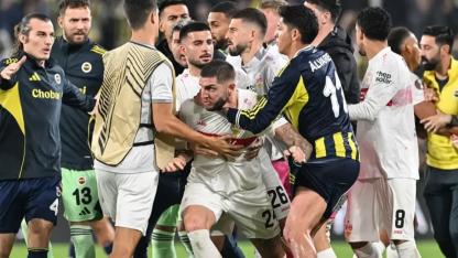 Atılan manşetleri görmeniz lazım! Bütün ülke Fenerbahçe'yi konuşuyor