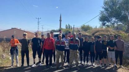 Çıldır'da öğrenciler Kros yarışında yarıştı