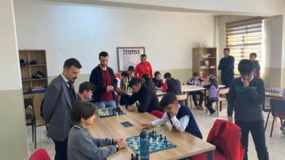 Çıldır'da Satranç Turnuvası Heyecanı