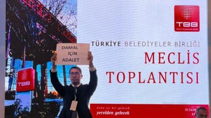 Damal Belediye Başkanı Kemal Çamliyurt, TBB’nin Meclis Toplantısı’na damga vurdu