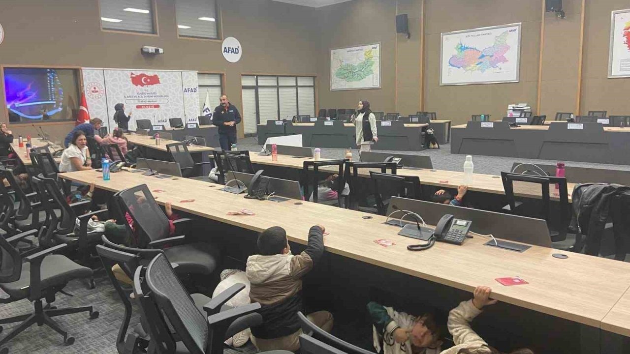Elazığ’da öğrencilere afet farkındalık eğitimi