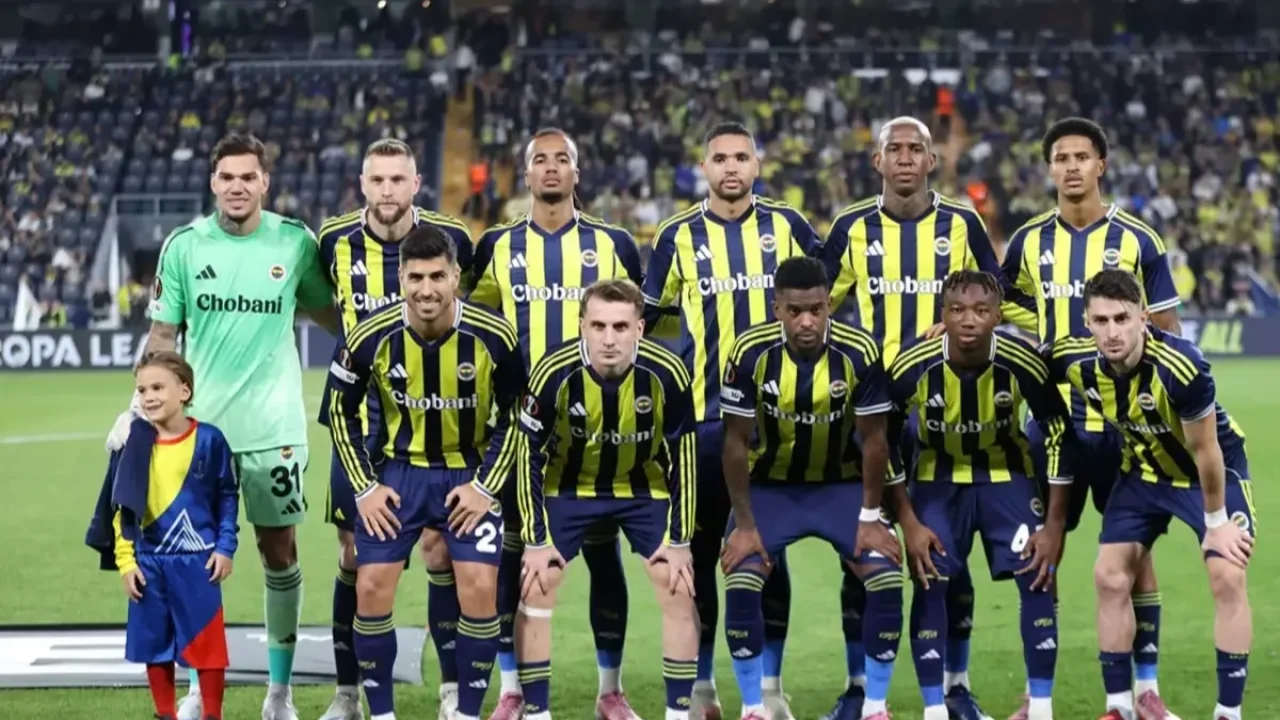 Fenerbahçe&#039;de 12 futbolcu Samandıra&#039;dan ayrıldı