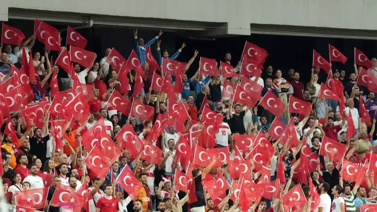 Futbolseverlere müjde! Ümit Milli Futbol Takımı&#039;nın maçına girişler ücretsiz