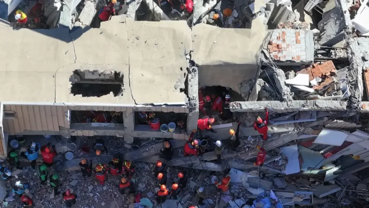 Gebze&#039;de arama çalışmaları sona erdi! Anne ve babanın da cansız bedenlerine ulaşıldı