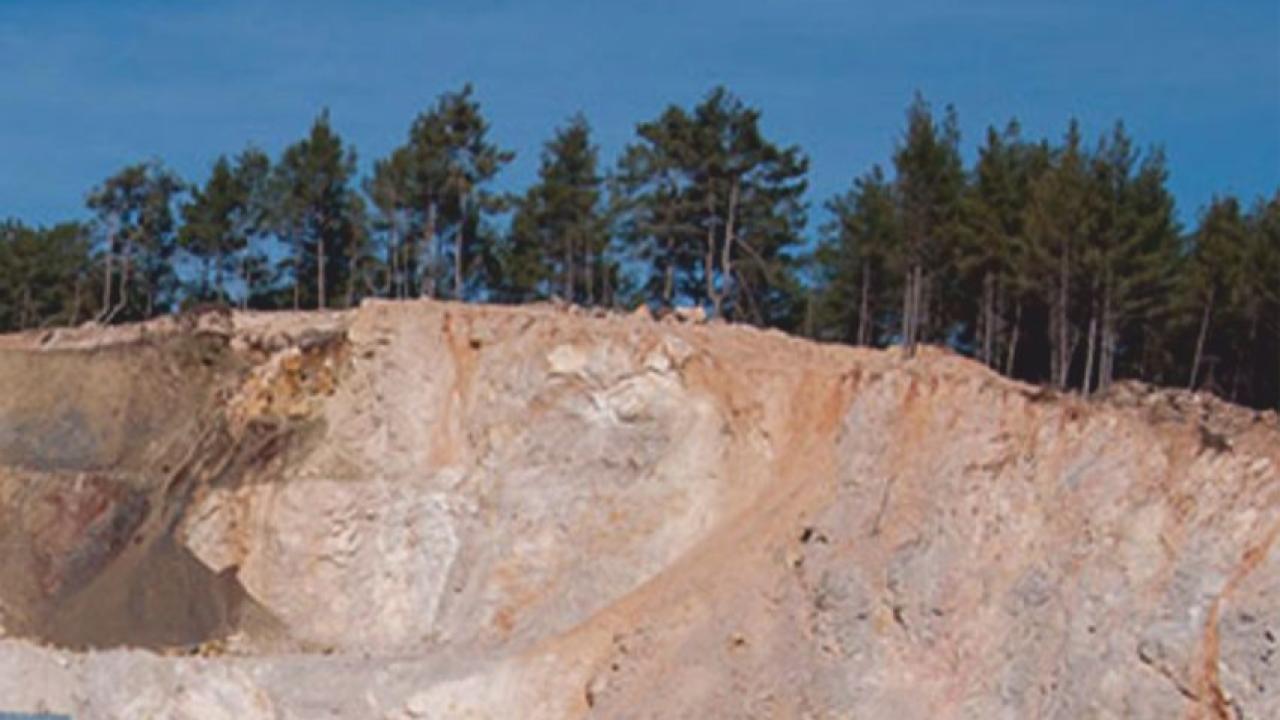 Gölebertin kumunu Özel İdare’de kim satıyor?