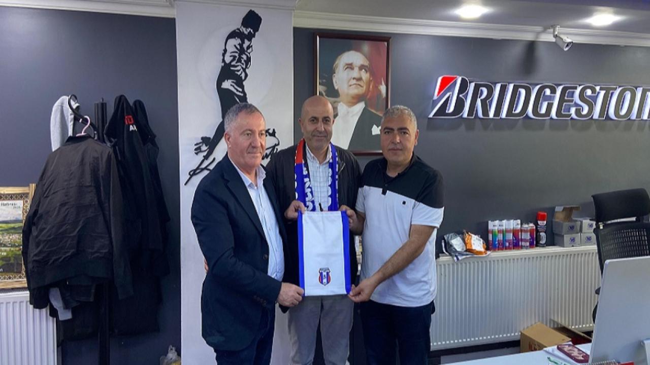 Göleli iş insanı Yusuf Tekin, Serhat Ardahan Spor Yöneticilerini iş yerinde ağırladı