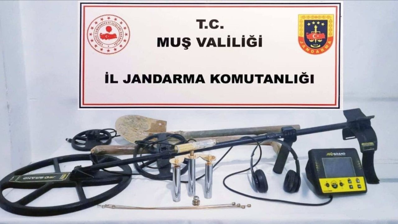 Kaçak kazı yapan 7 kişi suçüstü yakalandı