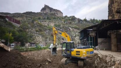 Komşuda 3 ton altın için kazı yapıldı