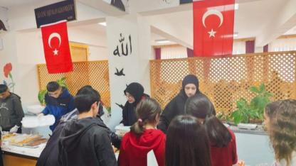 Lise öğrencilerinden Gazze’ye anlamlı destek