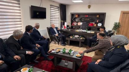 Mehmet Sekmen’den AK Partiye geçen Göle Belediye Başkanı Budak’a destek sözü