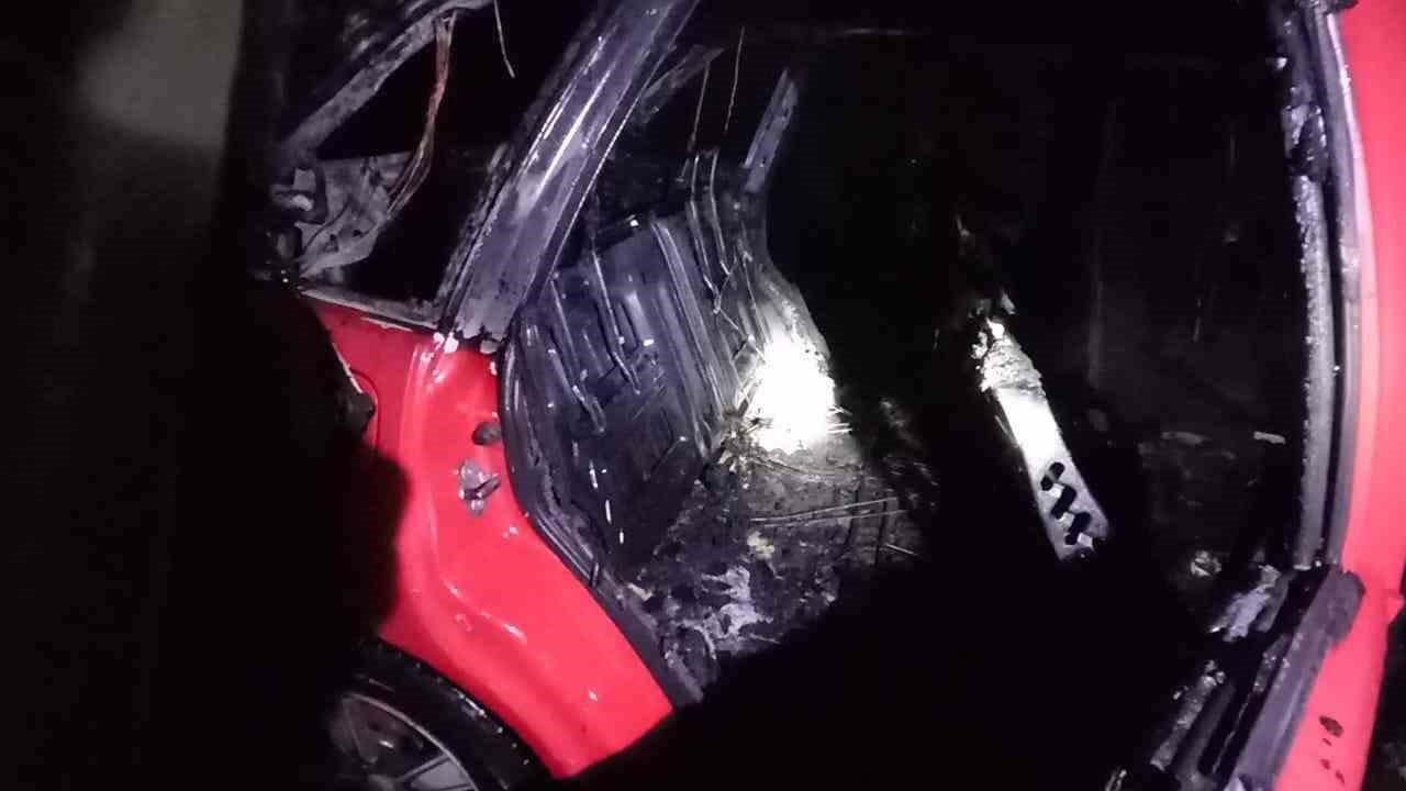 Muş’ta seyir halindeki otomobil alev aldı