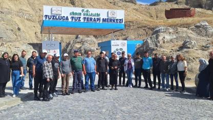 Özel bireyler Tuzluca’nın doğasında moral depoladı