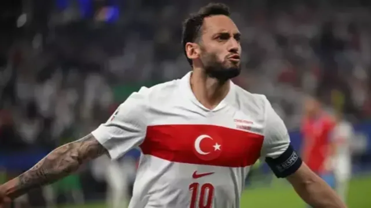 Taraftarı heyecan bastı! Milli yıldızımız adım adım Galatasaray&#039;a