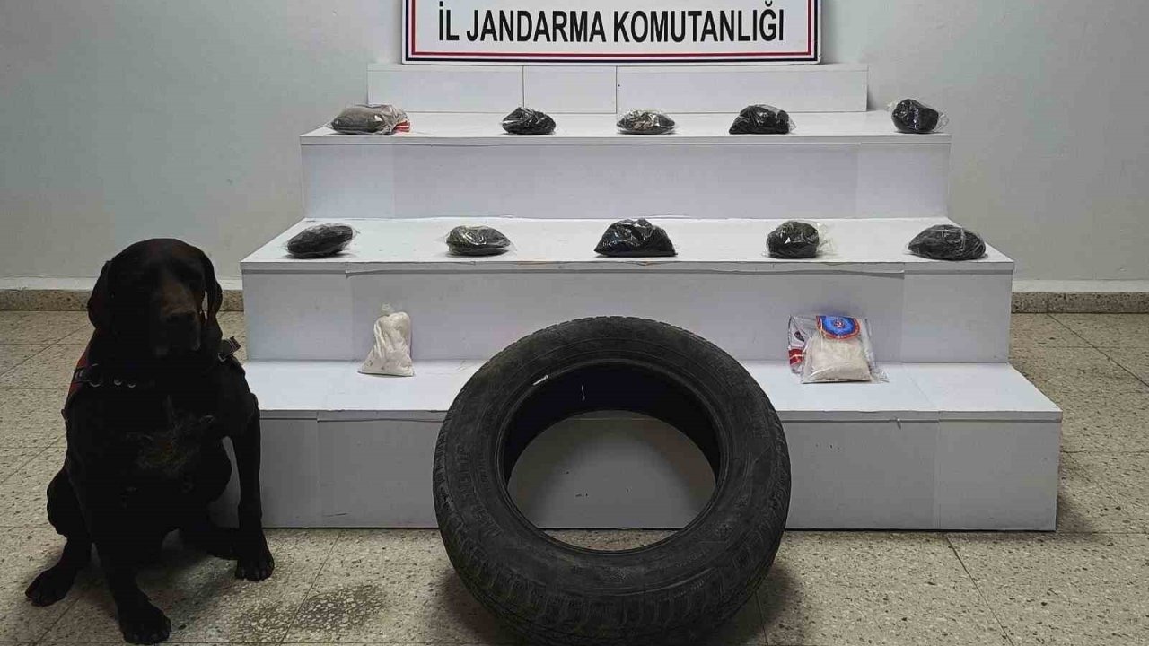 Van’da otomobil lastiğinde 6 kilo uyuşturucu ele geçirildi