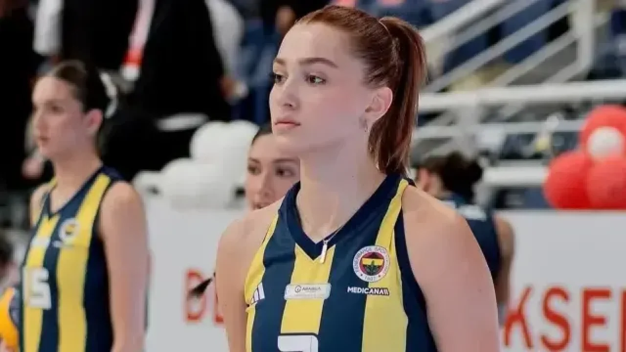 Zehra Güneş&#039;in kardeşi Fenerbahçe&#039;ye transfer oldu, paylaştığı fotoğrafla olay yarattı