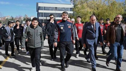 Erzurum’da her okul bir polise zimmetli