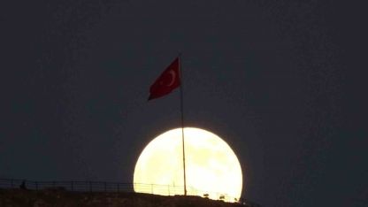 Süper Ay göz kamaştırdı