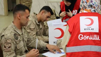 Jandarma personelinden Kızılay’a kan bağışı desteği