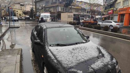 Hakkari’de merkezde yağmur, yüksek kesimlerde kar etkili oldu