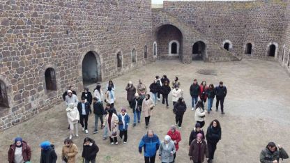 Tarihi mekanda öğrencilere ders