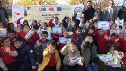 Iğdır’da "Yeşil diller" projesi kapsamında eğitim ve kuş gözlemi etkinliği