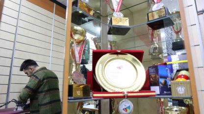 Gündüz terzi, akşam bilardo şampiyonu