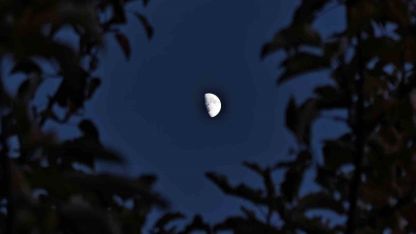 Ahlat’ta yarım ay manzarası hayran bıraktı