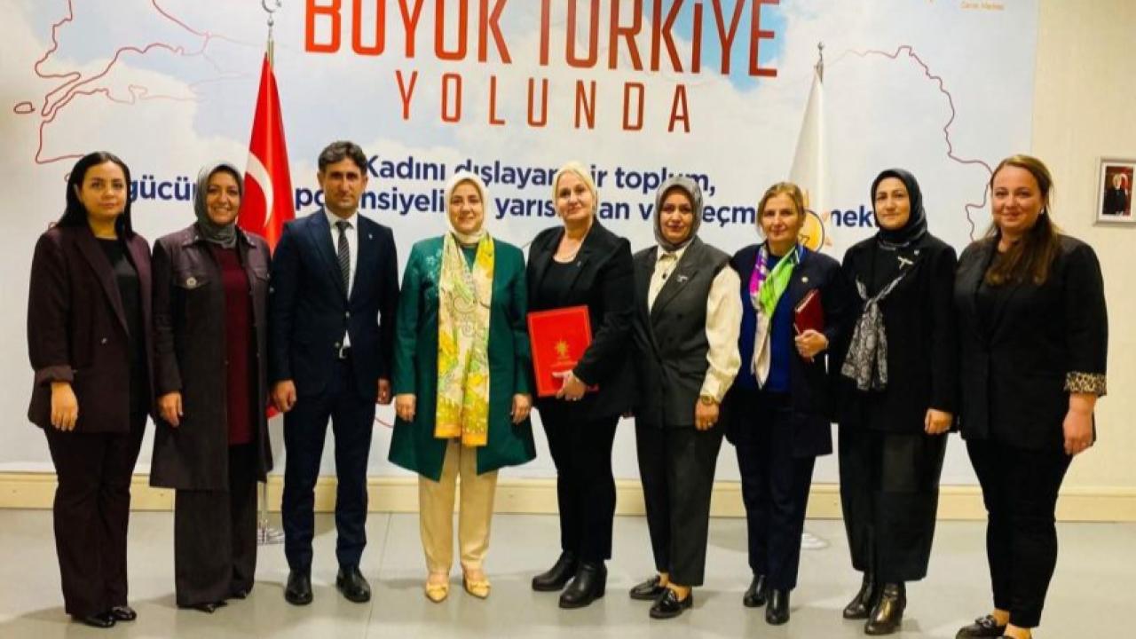 AK Parti teşkilatlarında yenilenme hamlesi: Göle’de Bakırcı gitti, Muazzez Dündar geldi