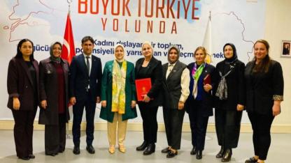 AK Parti teşkilatlarında yenilenme hamlesi: Göle’de Bakırcı gitti, Muazzez Dündar geldi