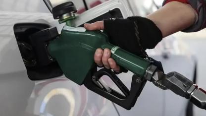 Akaryakıta bir zam daha! Psikolojik sınıra dayandı