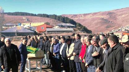 Akçam, son yolculuğuna uğurlandı