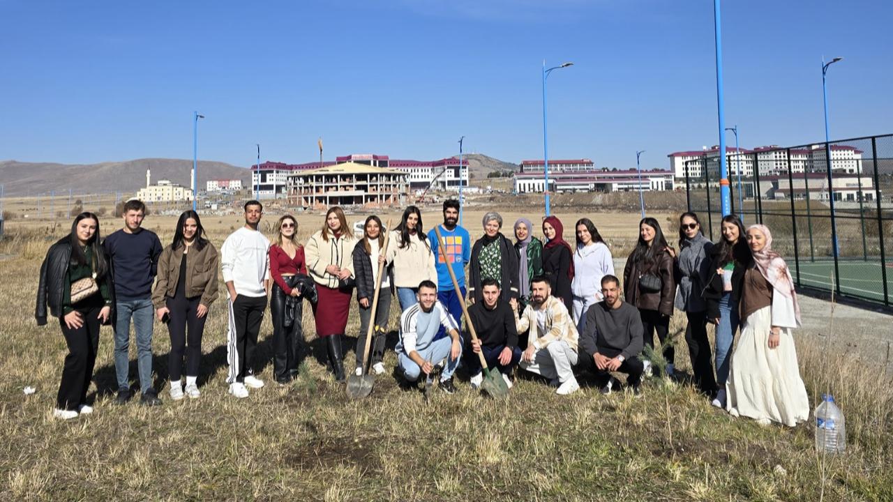 Ardahan Üniversitesi öğrencilerinden anlamlı vefa