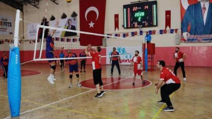 Ardahan Üniversitesi’nde voleybol rüzgârı esecek