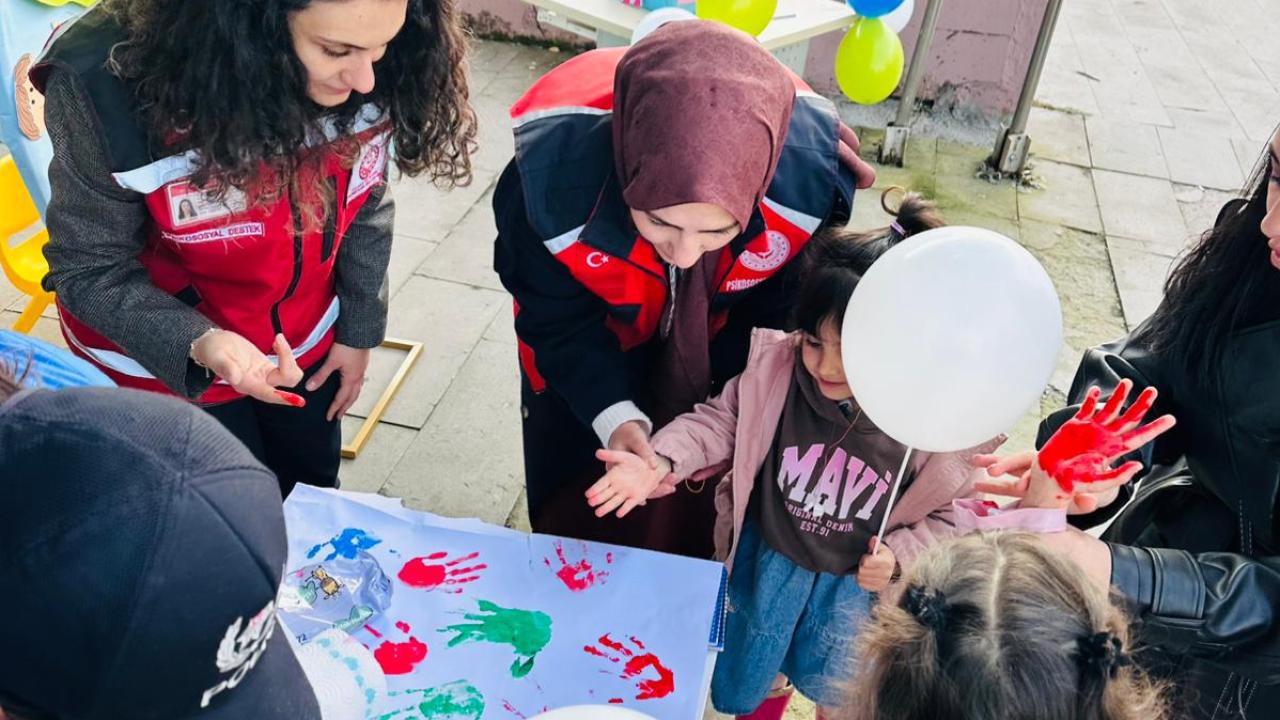 Ardahan’da dünya çocuklar günü renkli etkinliklerle kutlandı