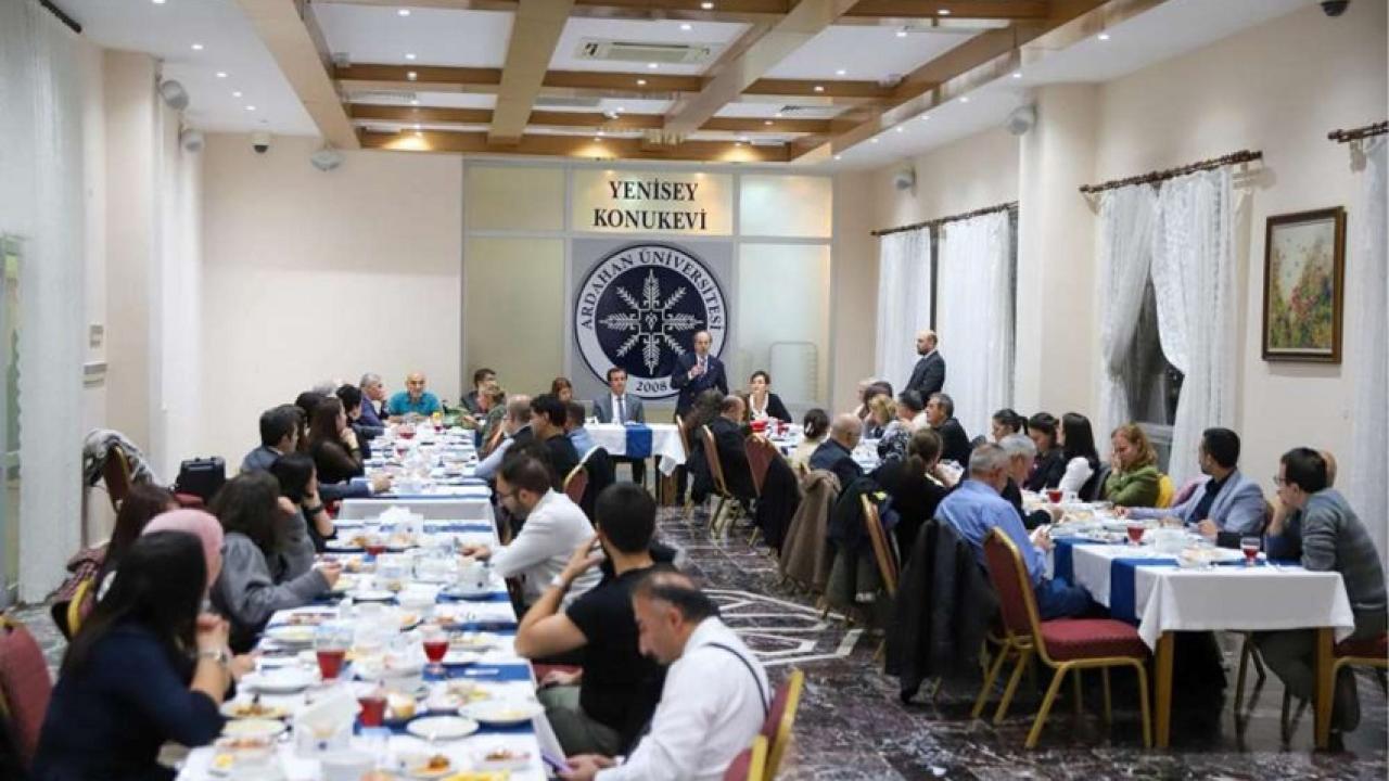 ARÜ emekli olan Dekanı için veda yemeği verdi