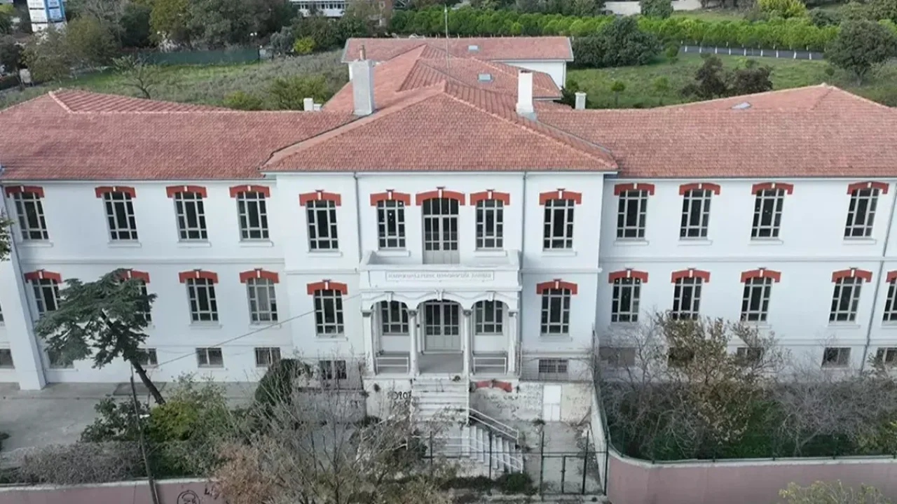 Balıklı Rum Hastanesi&#039;nde 112 milyonluk sahte reçete skandalı! Profesör dahil 7 kişiye gözaltı kararı