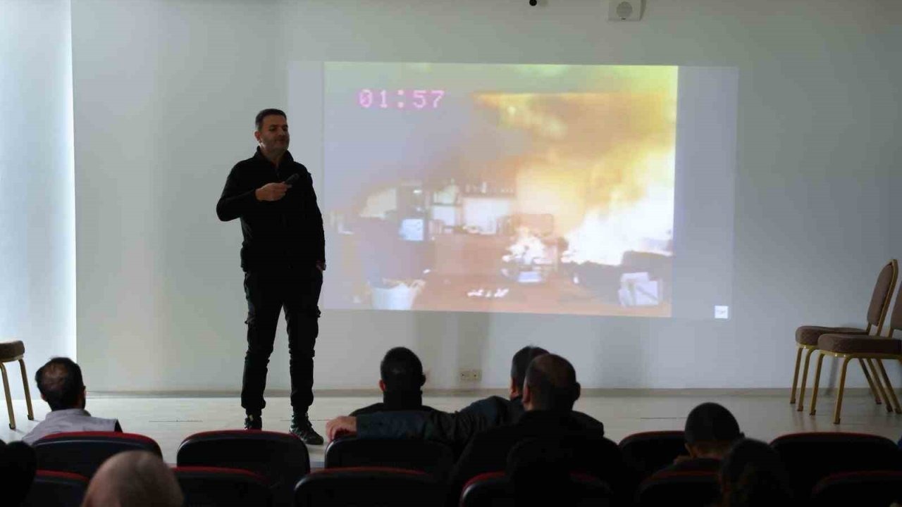 Bingöl’de dezavantajlı bireylere yangın ve afet farkındalık eğitimi verildi