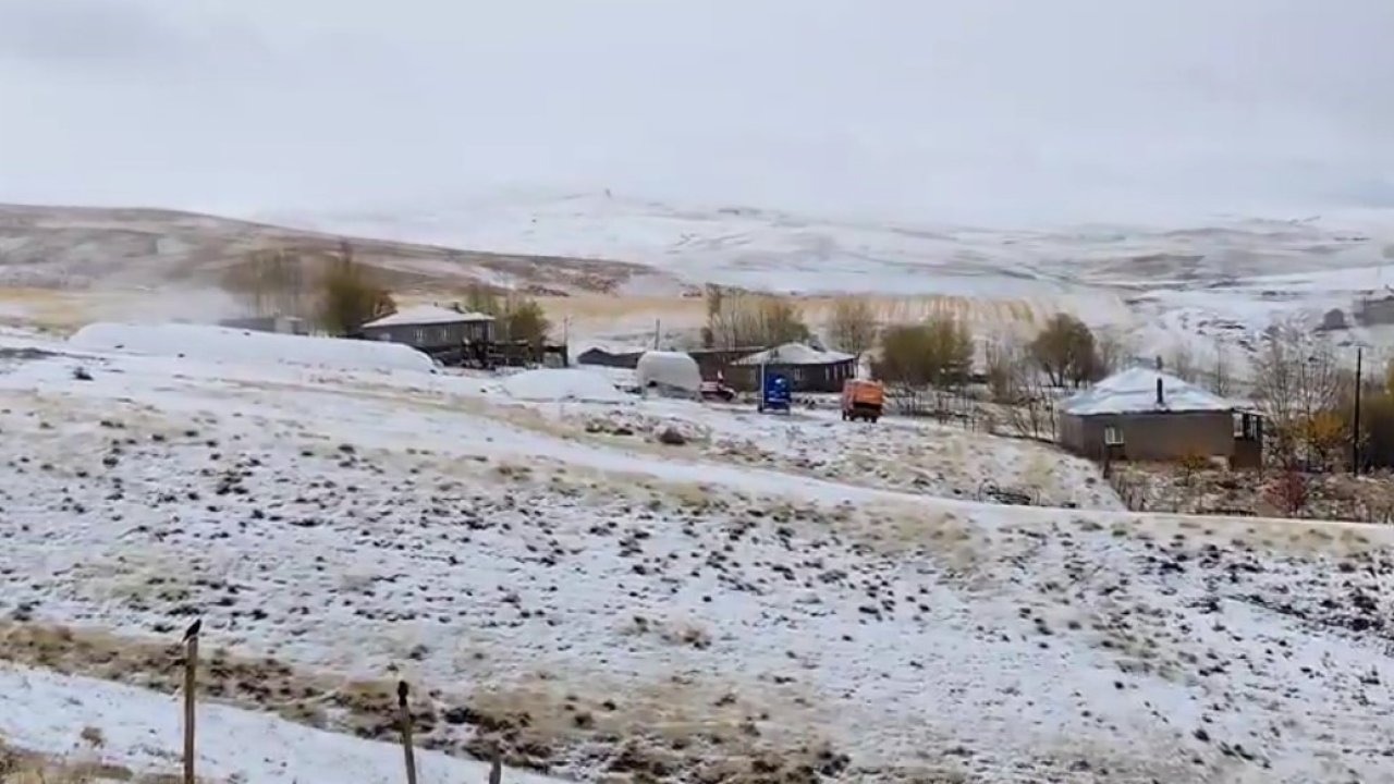 Bitlis’te köyler beyaza büründü