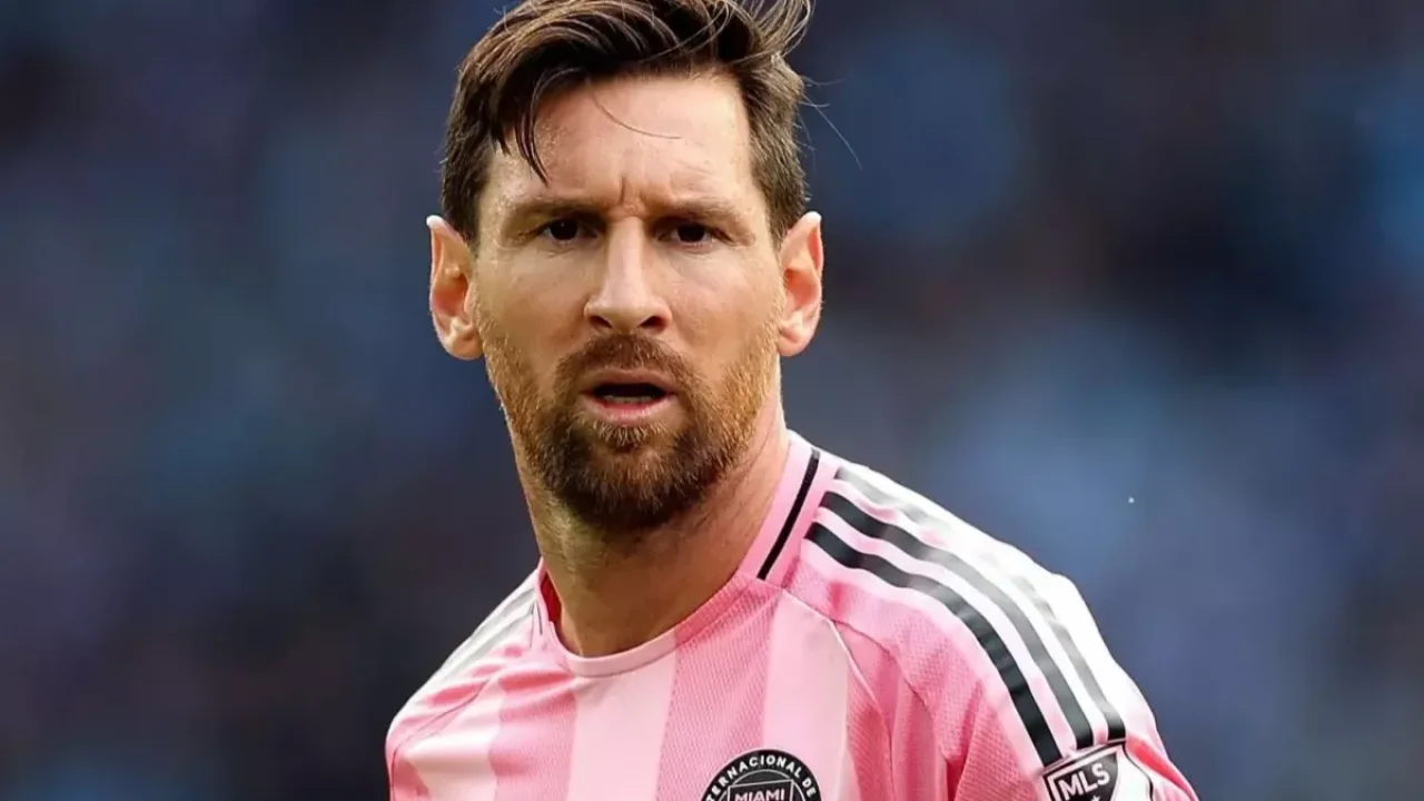 Bomba gibi iddia: Messi Galatasaray&#039;a imza atabilir