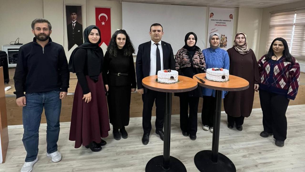 Çetinkaya, öğretmenlerle bir araya geldi