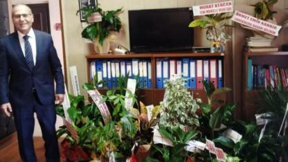 CHP İl başkanlığı çiçek bahçesine döndü