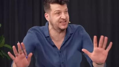 Eski futbolcu Batuhan Karadeniz hakkında kırmızı bülten! Mal varlıklarına el konuldu