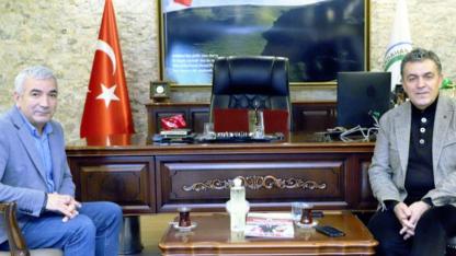 Faruk Demir, İstanbul basınına konuştu… Ardahan’ın yerel gazetecilerine çamur attı