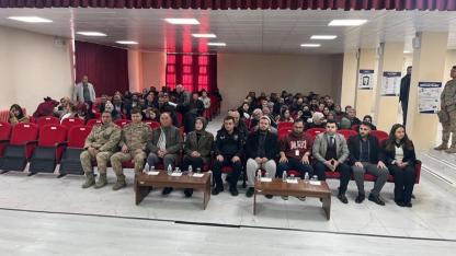 Hanak'ta okul güvenliği ve veli bilgilendirme toplantısı