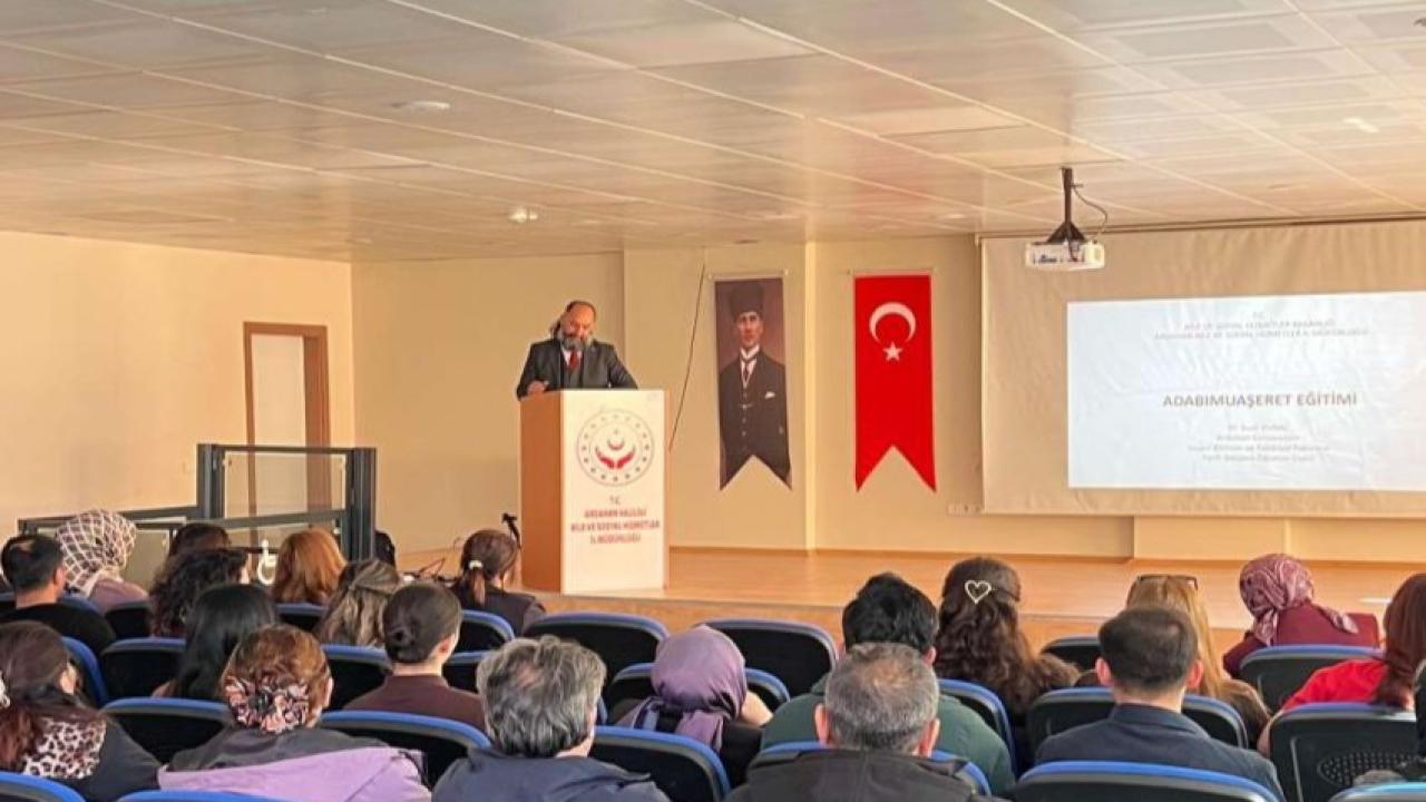 Kamu personeline görgü kuralları eğitimi verildi