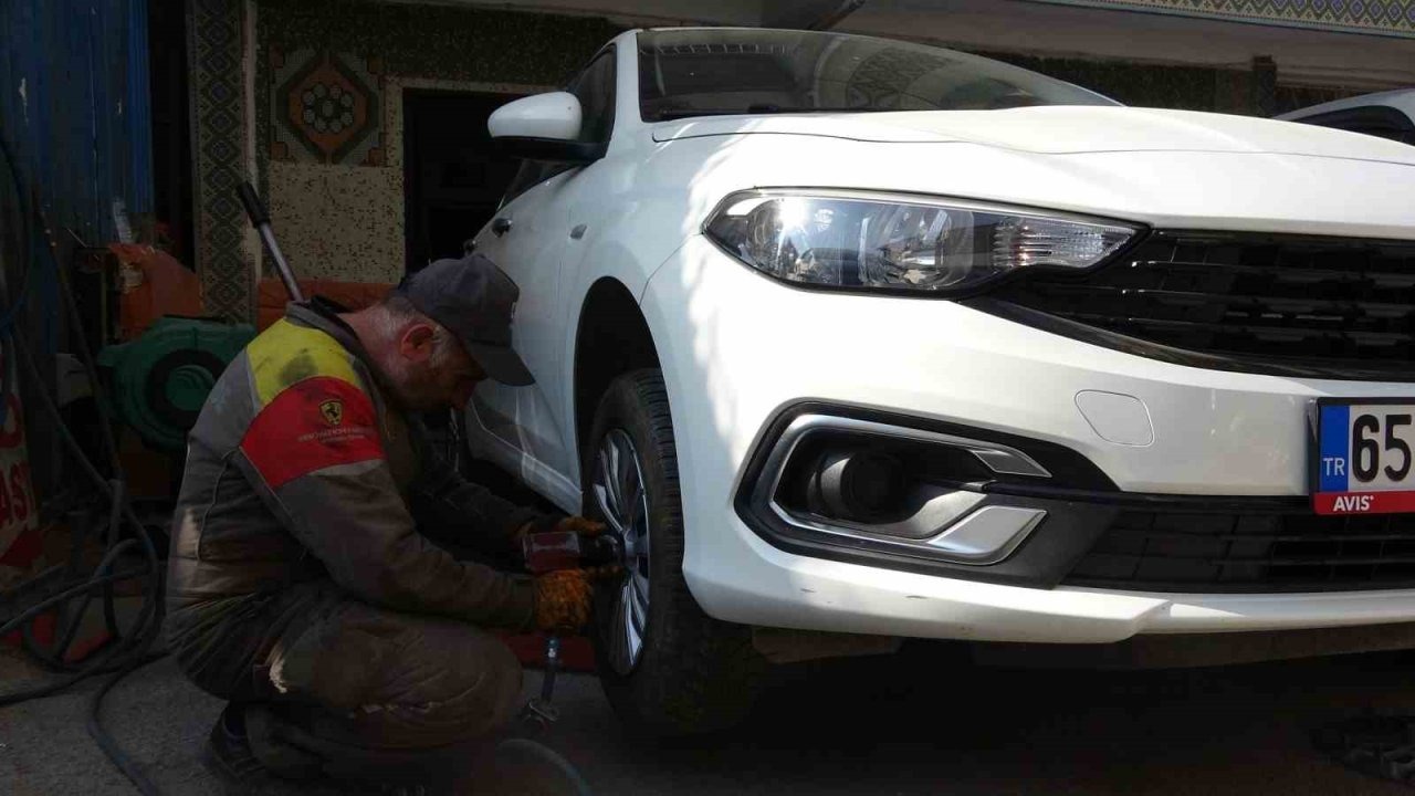 Kış lastiği zorunluluğu öncesi lastikçilerde yoğunluk