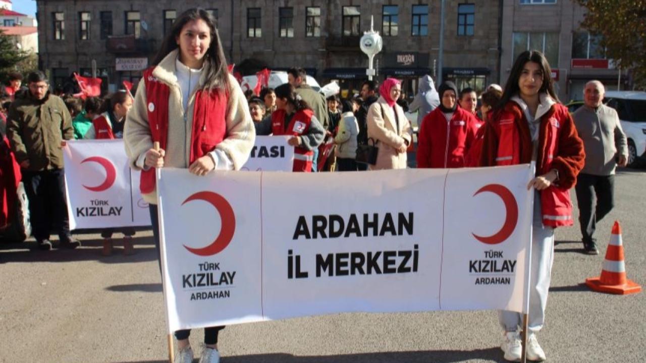 Kızılay için farkındalık yürüyüşü düzenlendi