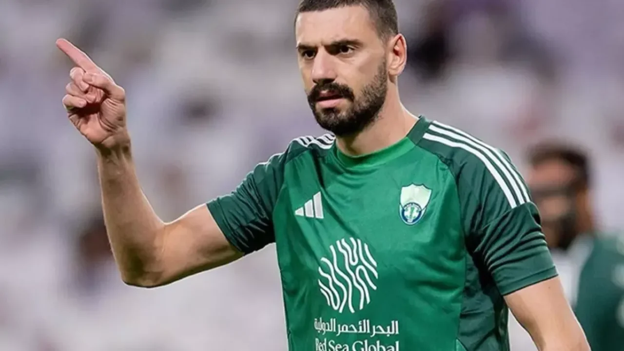 Merih Demiral&#039;dan Fenerbahçe&#039;ye kötü haber