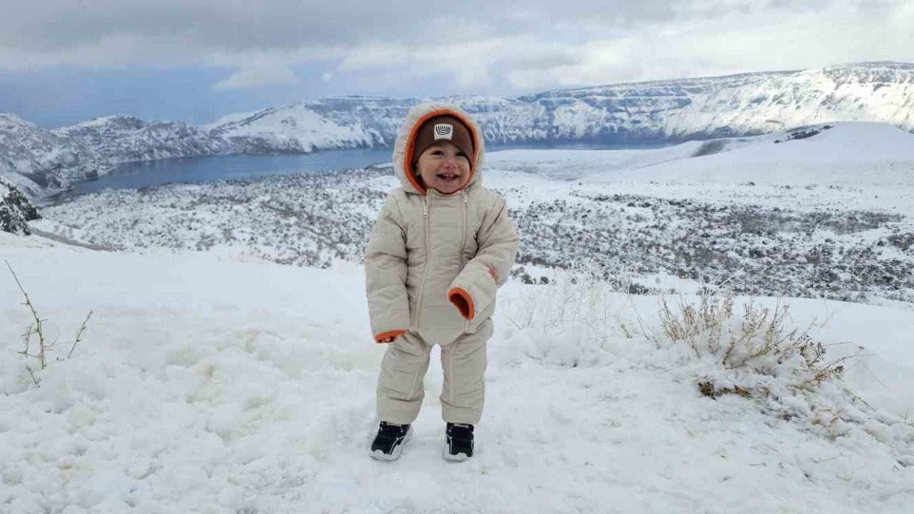 Nemrut Kalderası beyaz gelinliğini giydi
