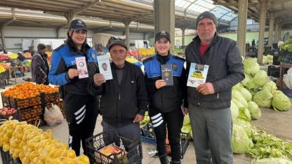 Polis ekipleri pazarda vatandaşla buluştu